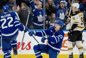 Knies has hat trick for Leafs in Matthews return